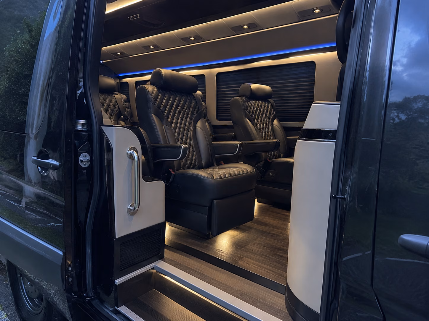 hartford airport transportation onboard seating