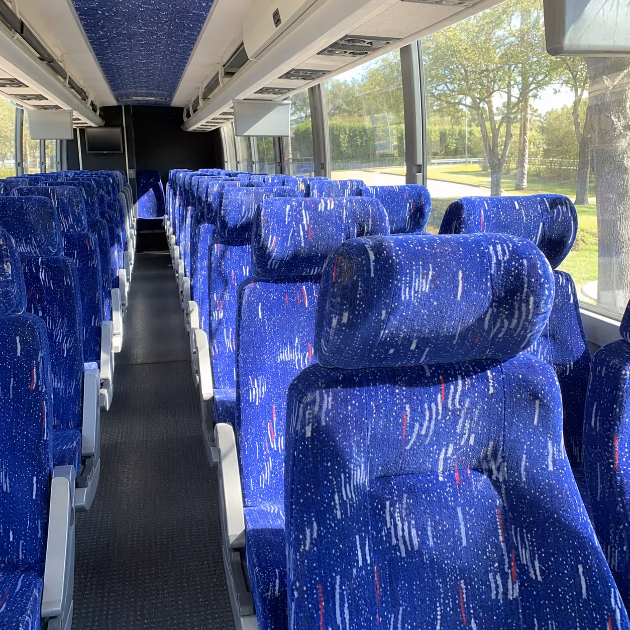 long distance bus trips from hartford to boston and cape cod